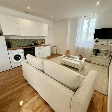 Le Jasmin Apartment *